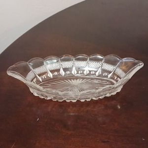 Vintage Pressed Glass Oval Dish – Starburst Design – Clear Scalloped Edge Candy